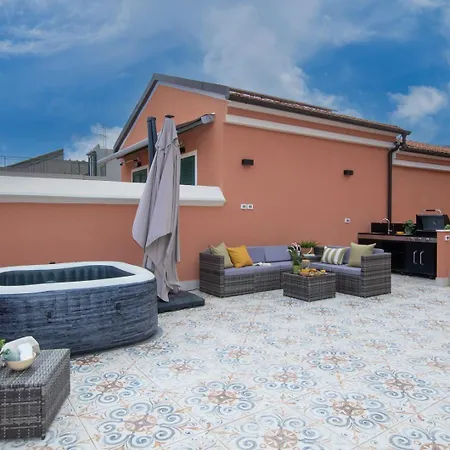 Attico Belvedere - Bilocale Con Terrazza Privata, Jacuzzi Riscaldata * チェリアーレ