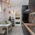 Attico Belvedere - Terrazza Con Barbecue E Jacuzzi Privata Lägenhet *